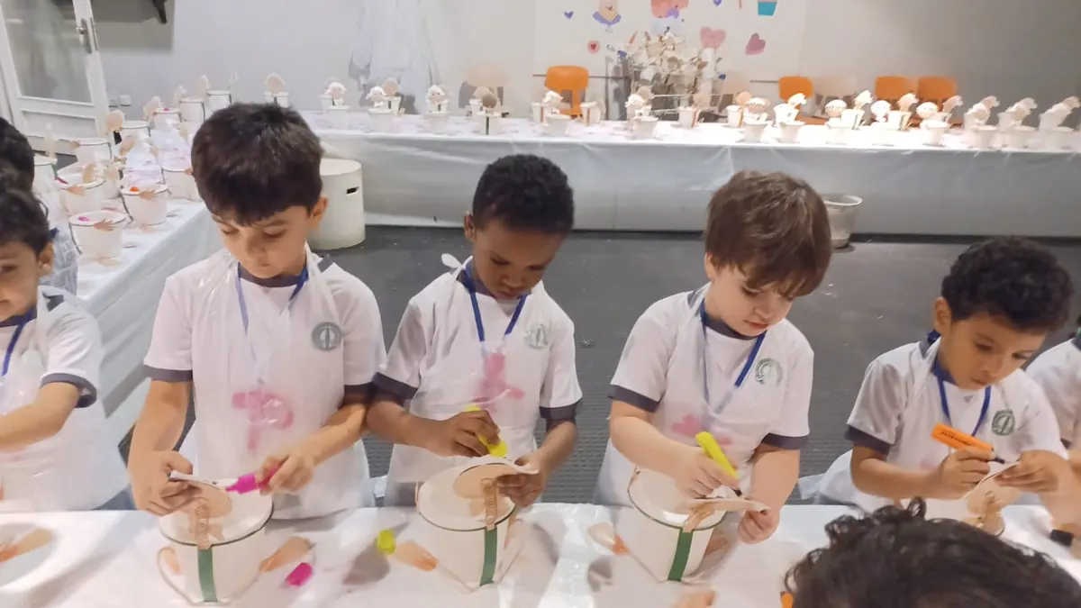 Children working with sensorial Montessori materials
